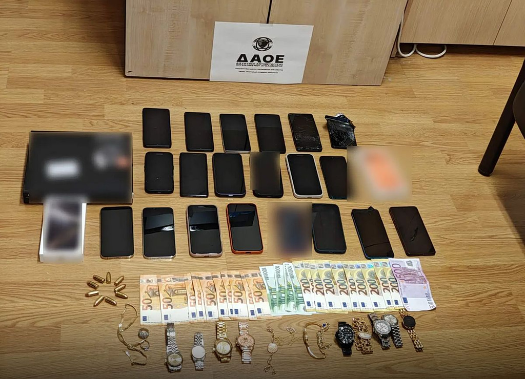 Σπείρα παρίστανε υπαλλήλους του ΔΕΔΔΗΕ και απέσπασε 280.000 ευρώ