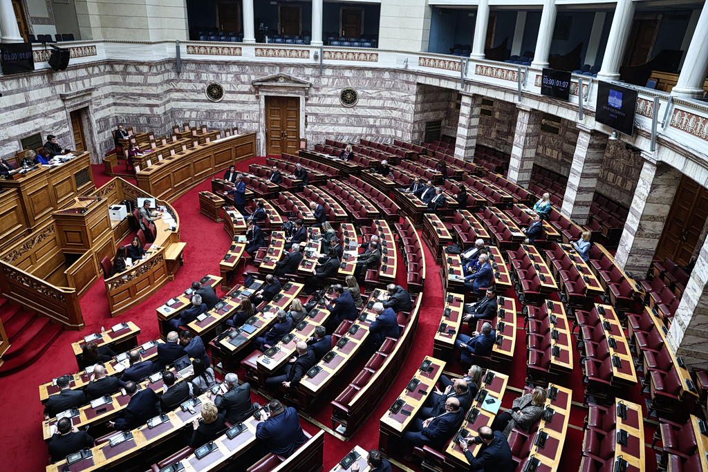 Ο πόλεμος στο Ιράν μονοπωλεί την Ελληνική Βουλή – Προβληματισμός και συσπείρωση