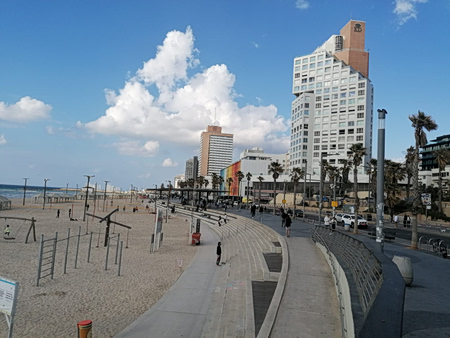 Τρεις σειρήνες κι ένας καφές στο Τελ Αβίβ