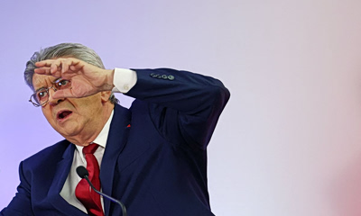 Ο τοξικός κύριος Μελανσόν που διχάζει τη γαλλική Αριστερά