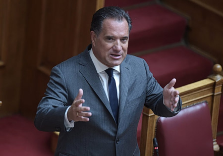 Άδωνις Γεωργιάδης, ο πρώτος «εθελοντής» παρακολουθούμενος