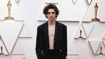 Ο μόνος τρόπος να σωθεί ο Timothée Chalamet είναι να ξαναγίνει Γάλλος φασαίος