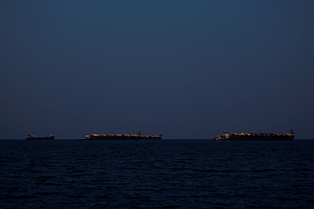 Η προειδοποίηση Τραμπ για τα Στενά του Ορμούζ, ο εξαφανισμένος Μοτζτάμπα Χαμενεΐ και το νέο σφυροκόπημα