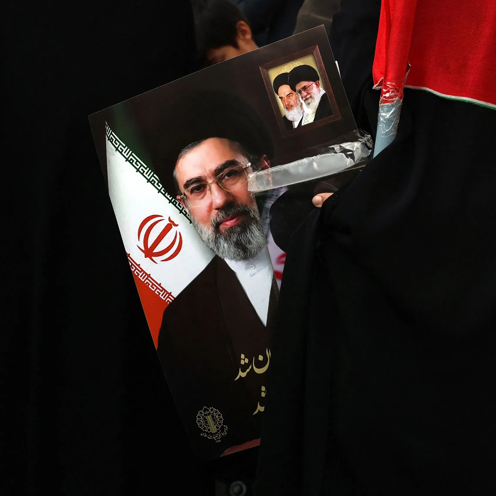 Μοτζταμπά Χαμενεΐ: Ο «πρίγκιπας» των επαύλεων, των golf clubs & των crypto