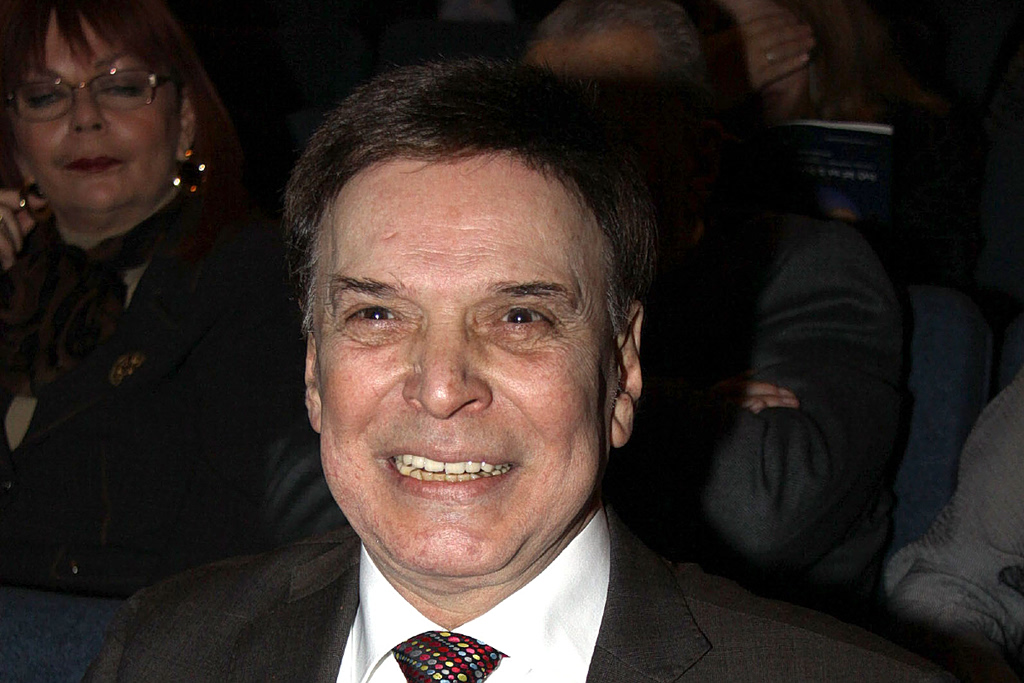 Πέθανε ο Γιώργος Μαρίνος, ο μοναδικός showman