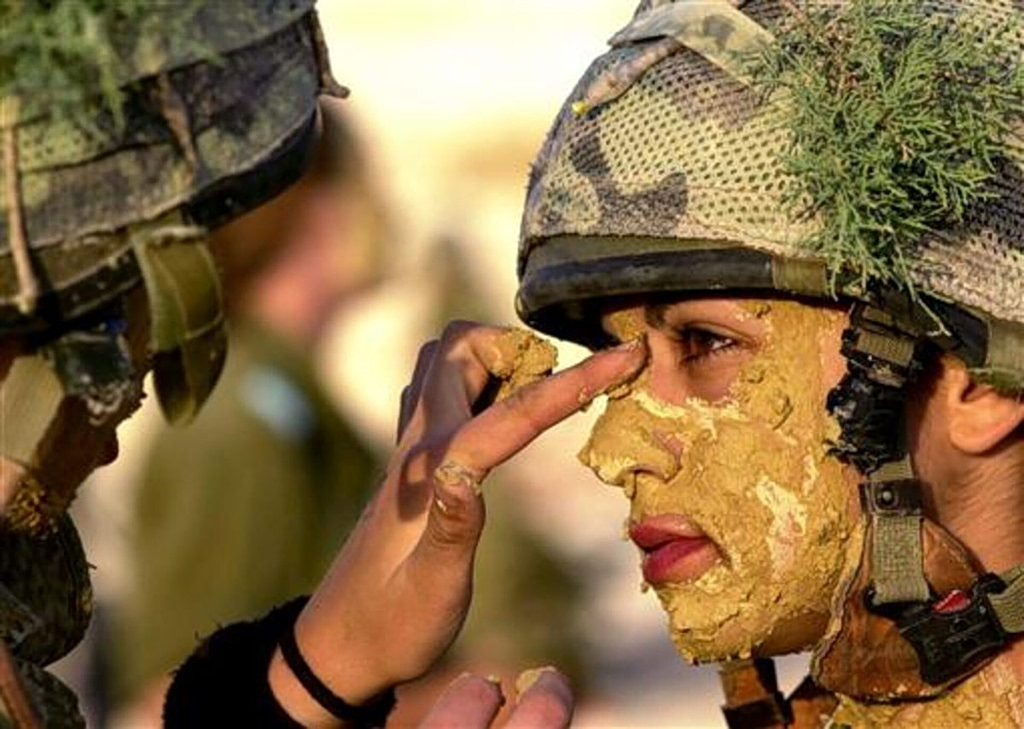 Γυναίκες στα χακί: Το βίντεο του ΓΕΣ για την εθελοντική θητεία στο στρατό