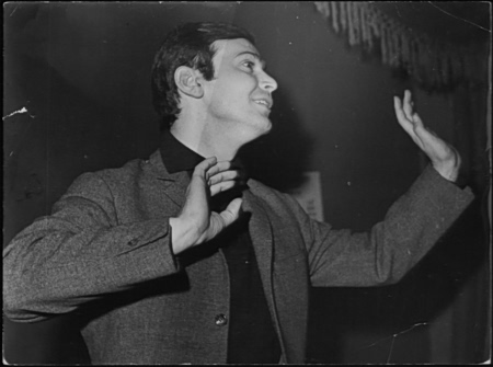 Αυτός, ο Γιώργος Μαρίνος – Ο showman που έλαμψε για να φωτιστούν όλοι οι άλλοι