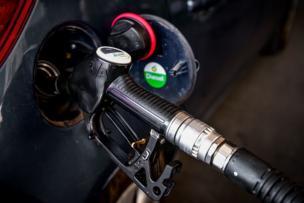 Η βενζίνη πλησιάζει τα 2 ευρώ το λίτρο