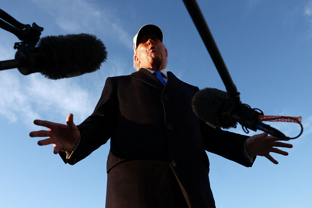 Πόλεμος στο Ιράν: Οχι ακόμα σε συμφωνία, λέει ο Τραμπ – Απειλεί με νέο χτύπημα στο νησί Χαργκ – Συνεχής ενημέρωση