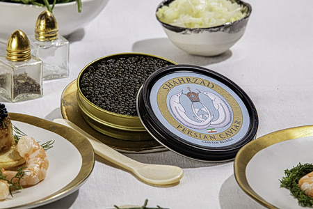 Χαβιάρι, σαφράν και επανάσταση: Από την αυλή του Σάχη στο τραπέζι των Αγιατολάχ