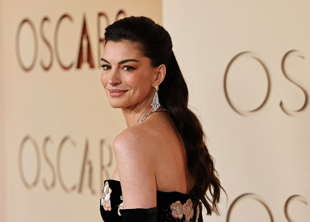 Oscars 2026: Τα beauty looks που «μαγνήτισαν» τα βλέμματα