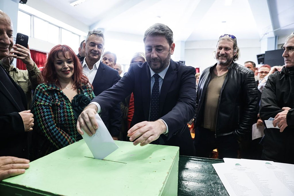 ΠαΣοΚ: Η κάλπη των 160.000 και οι νέες ισορροπίες στον δρόμο προς το Συνέδριο