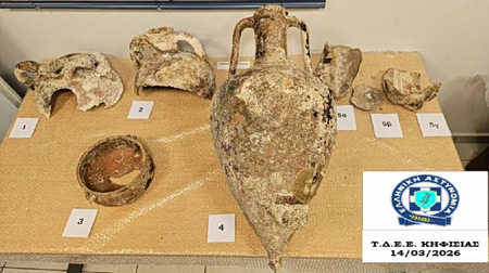 Κηφισιά: Συνελήφθη 50χρονος επιχειρηματίας - Βρέθηκαν στο σπίτι του αρχαίοι αμφορείς