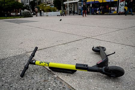 Στη ΜΕΘ 14χρονος – Χτύπησε στο κεφάλι πέφτοντας με το πατίνι