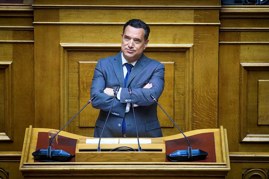 Επιμένουν τα εκλογικά σενάρια σε μια Βουλή  που μετατρέπεται σε καθημερινό reality show