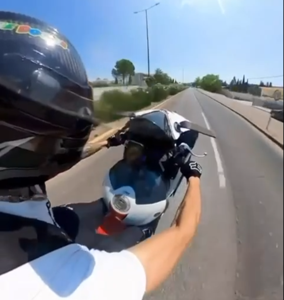 Σούζες και ιλιγγιώδη ταχύτητα σε δρόμους της Αττικής – Το βίντεο που πρόδωσε 23χρονο οδηγό