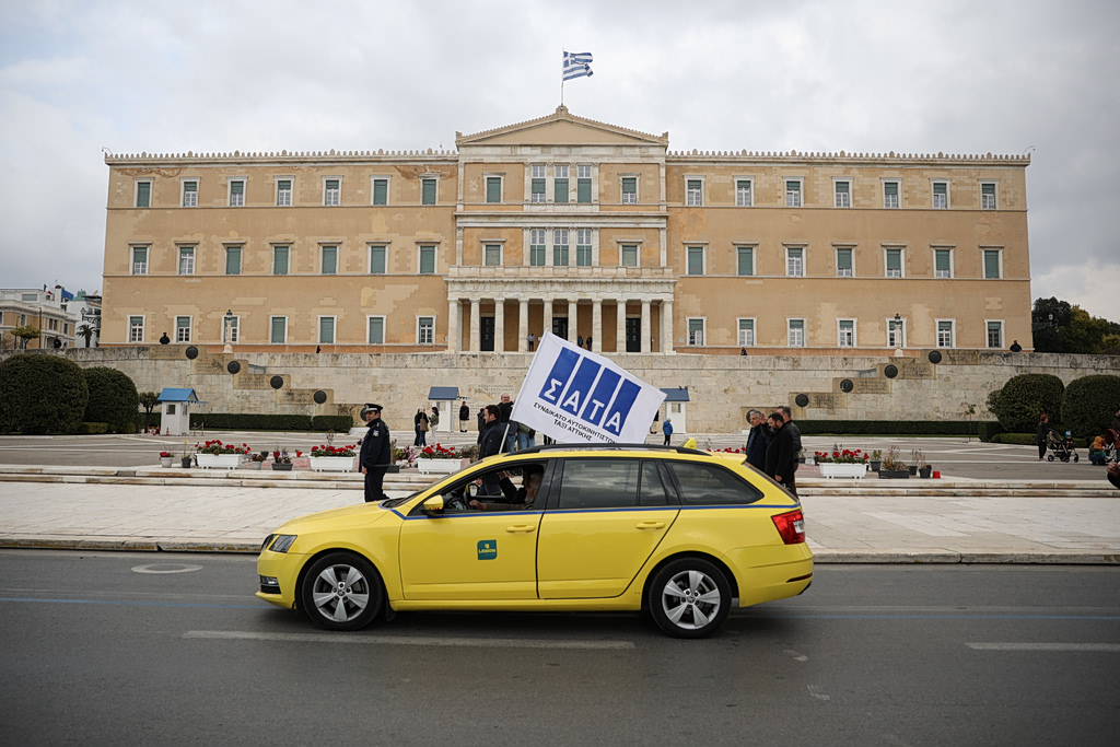 Κυρανάκης – Λυμπερόπουλος: Ένταση στη Βουλή για το νομοσχέδιο ταξί και ηλεκτροκίνηση