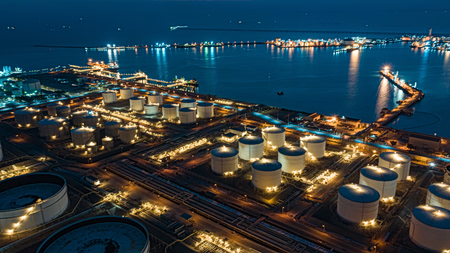 Πετρέλαιο: Υποχωρούν οι τιμές λόγω αποθεμάτων ΗΠΑ – Νέα σενάρια για 150 δολ.