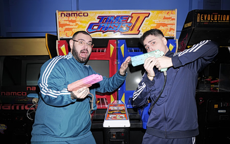 «Ferto»: Οι αρχιτέκτονες του κλιπ του Akylas μιλούν για το viral βίντεο της χρονιάς