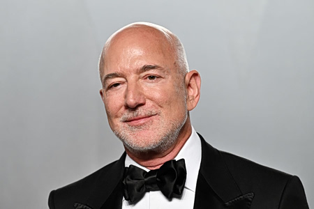 Τζεφ Μπέζος: Σχέδιο 100 δισ. για επενδύσεις στη βιομηχανία με αιχμή την τεχνητή νοημοσύνη