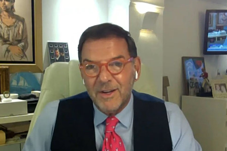 Γιώργος Τσαγκαράκης: Το βίντεο με το «επίμαχο» Ευαγγέλιο, οι 500 πίνακες και η μυστική αποθήκη