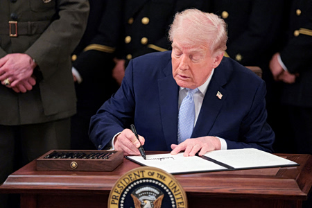 Πόλεμος στο Ιράν: Ομοβροντία πυραύλων στον Περσικό Κόλπο – Βομβαρδισμοί και στο Ισραήλ – Στέλνουν στρατεύματα οι ΗΠΑ – Συνεχής ενημέρωση