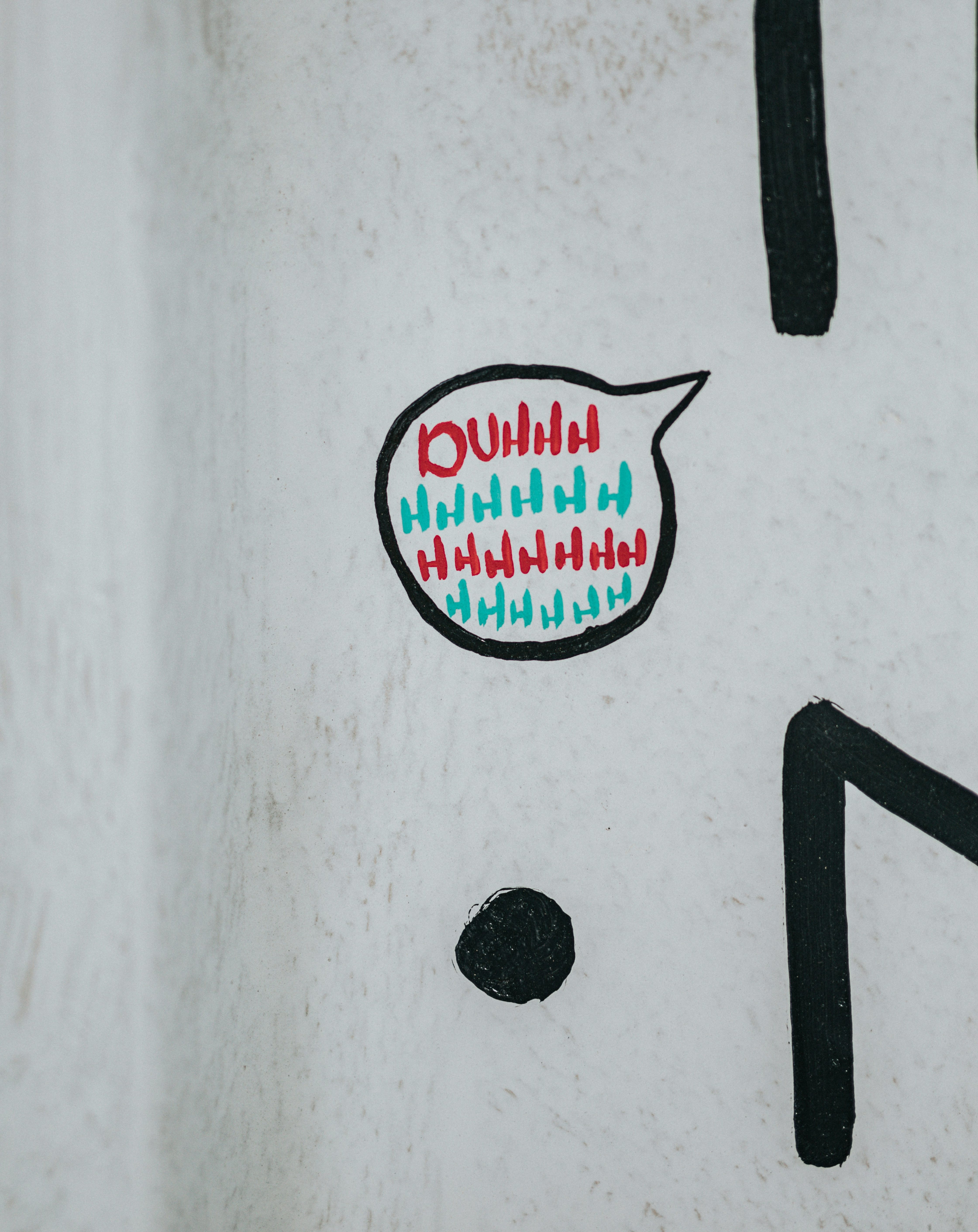 Η γενιά του μονόλογου: Πώς τα φωνητικά μηνύματα «σκοτώνουν» την τέχνη της συνομιλίας