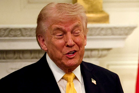 «Ηξεις, αφήξεις» από Τραμπ: Από το «δε δέχομαι συμβιβασμό» στο «εξετάζω αποκλιμάκωση»