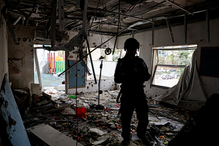 Πόλεμος στο Ιράν – Εϊτάν Σαμίρ: Τι θέλει και τι φοβάται το Ισραήλ – Η κόκκινη γραμμή, η «παγίδα» της επόμενης μέρας