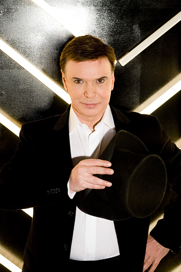 Ο Γιώργος Μαρίνος κι εγώ: Ο Σταμάτης Κραουνάκης μοιράζεται ιστορίες με τον μοναδικό showman