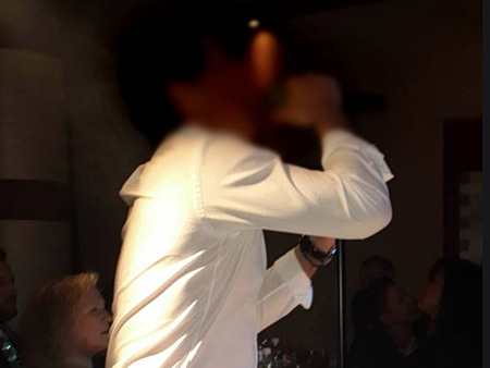 Νεκρός γνωστός τραγουδιστής της Καρδίτσας – Εντοπίστηκε μαχαιρωμένος στο σπίτι του