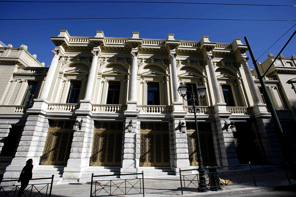 Τα νεοκλασικά. Αγέρωχα αλλά και πληγωμένα