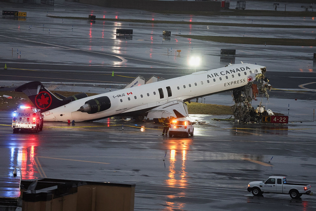 Νέα Υόρκη: Πώς συνέβη η πολύνεκρη σύγκρουση στο LaGuardia – Τα ηχητικά ντοκουμέντα πριν την τραγωδία