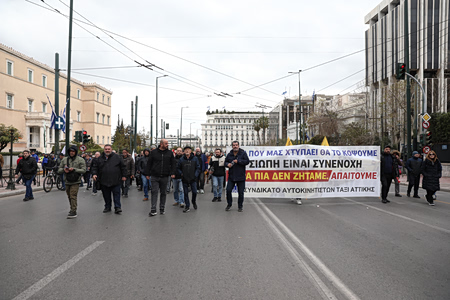 Απεργία ταξί: Χειρόφρενο και σήμερα σε όλη τη χώρα, πορεία στο κέντρο της Αθήνας
