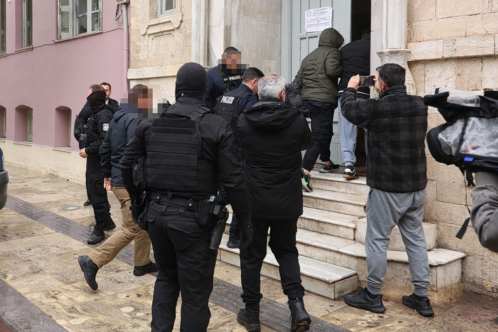 Κρήτη: Στη φυλακή το ανώτατο στέλεχος και η σύζυγος για το κύκλωμα εμπορίας ανθρώπων