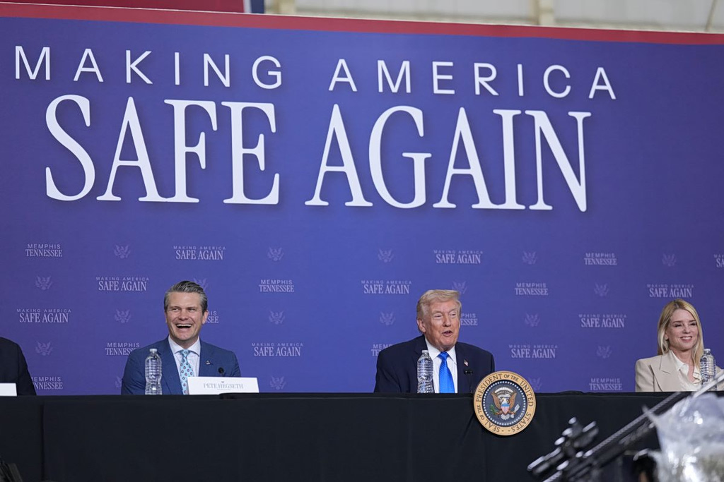 Οι «πέντε μέρες» Τραμπ – Οι συνομιλίες που οι ΗΠΑ λένε ότι γίνονται αλλά το Ιράν διαψεύδει