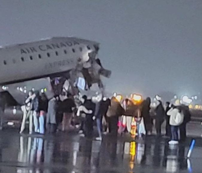 Νέα Υόρκη: Σύγκρουση αεροσκάφους με όχημα εδάφους στο LaGuardia – Πληροφορίες για τραυματίες