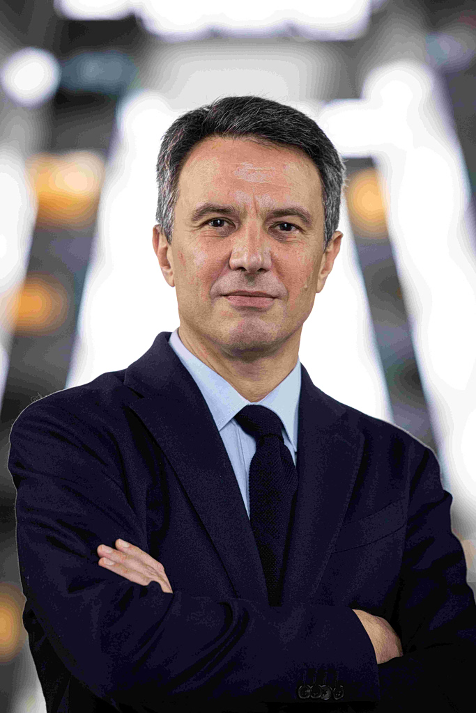 Καμίλ Γκραν: «Η Ευρώπη πρέπει να επιταχύνει τις παραδόσεις στρατιωτικού υλικού»