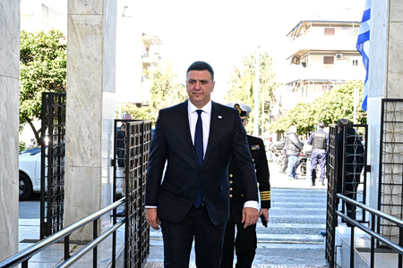 Β. Κικίλιας: Η κυβέρνηση στηρίζει την κοινωνία με 300 εκατ. ευρώ – Παρεμβάσεις για συγκράτηση τιμών στα ακτοπλοϊκά