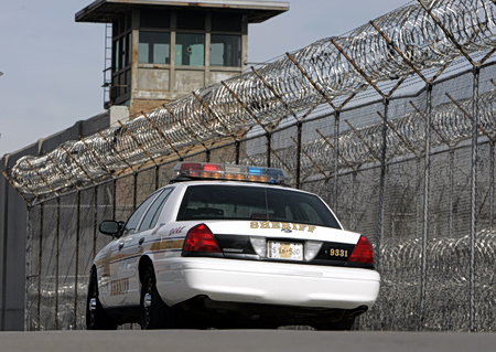 Τα ναρκωτικά πλέον δημιουργούνται σε εργαστήρια, 1.400 νέες ψυχοδραστικές ουσίες