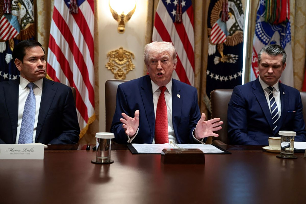 Πόλεμος στο Ιράν: Ο Τραμπ απειλεί με «κόλαση» στο Ιράν – Σειρήνες στο Τελ Αβίβ, πλήγματα σε Τεχεράνη – Συνεχής ενημέρωση