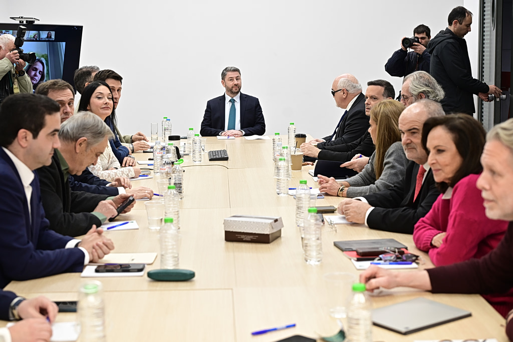 Ώρα ΠαΣοΚ: Τι θα παιχθεί στο συνέδριο