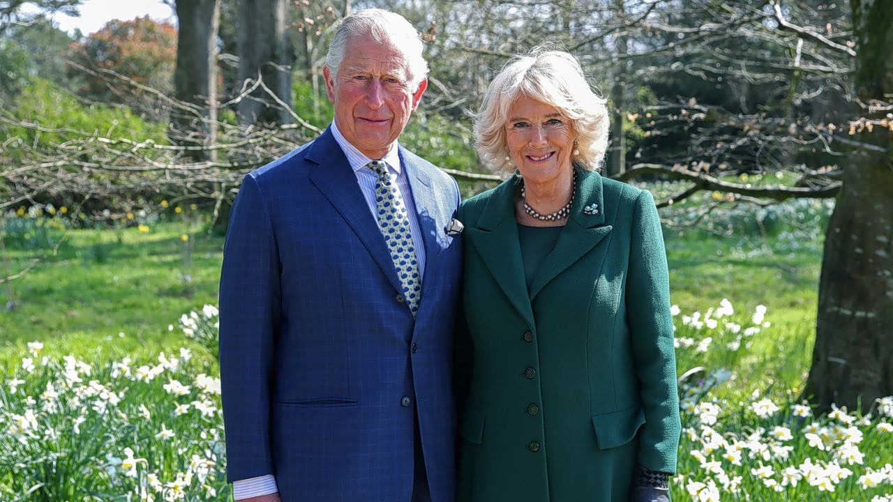 Το viral βίντεο όπου ο βασιλιάς Κάρολος αγνοεί την Camilla, είναι μια κλασική στιγμή παντρεμένου ζευγαριού