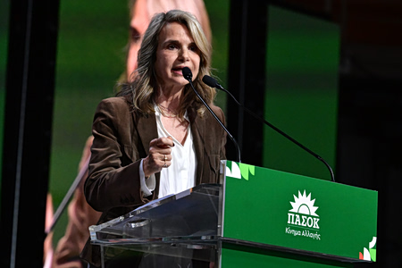 Μιλένα Αποστολάκη: «Αγωνιζόμαστε να ανατρέψουμε εκλογικά τη ΝΔ, όχι να τη συμπληρώσουμε»