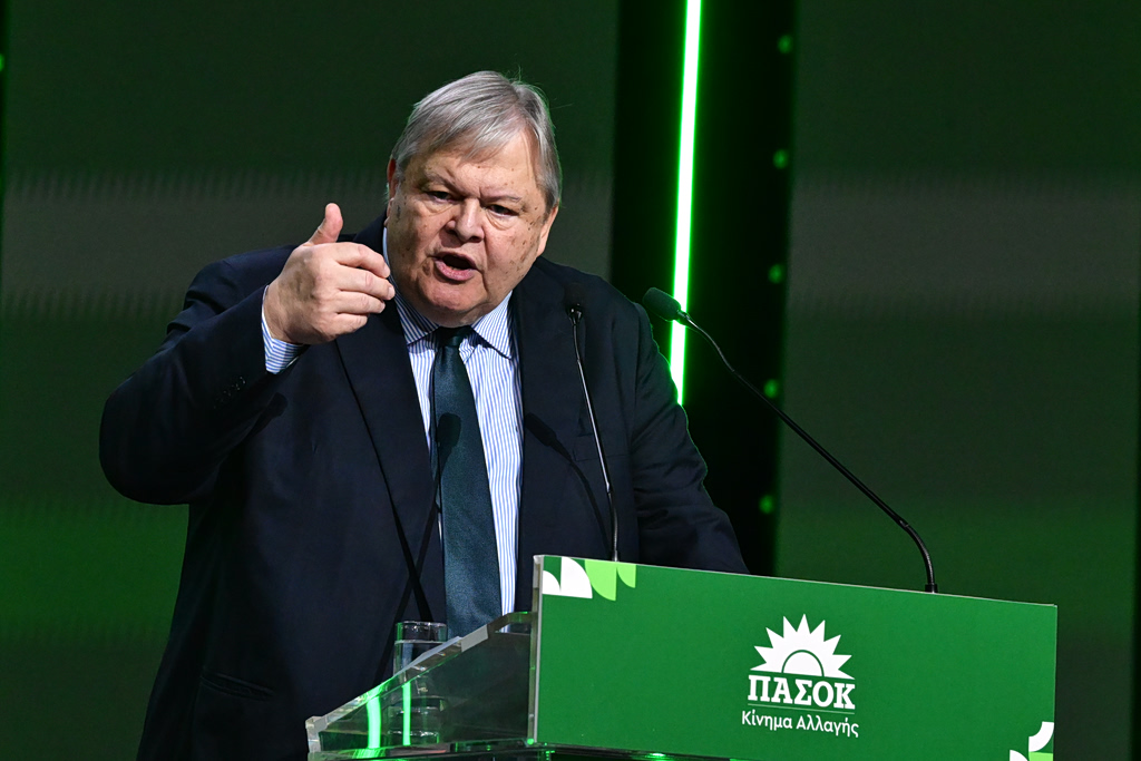 Συνέδριο ΠαΣοΚ: Ζωντανά η ομιλία του Ευάγγελου Βενιζέλου