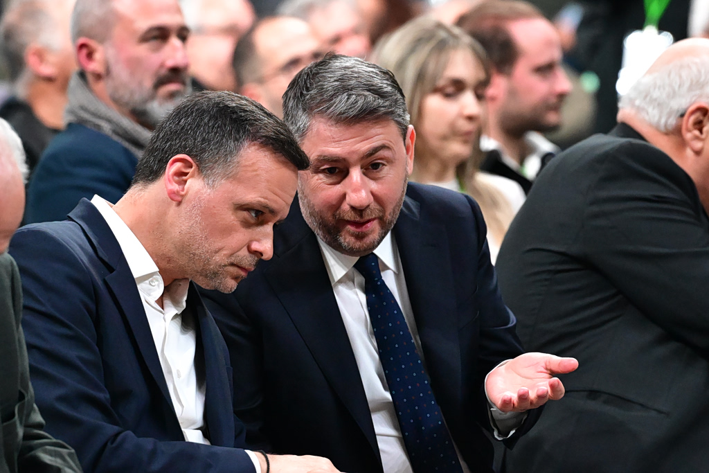 Συνέδριο ΠαΣοΚ: Το παρασκήνιο, οι υποχωρήσεις και οι διαφωνίες της 2ης ημέρας