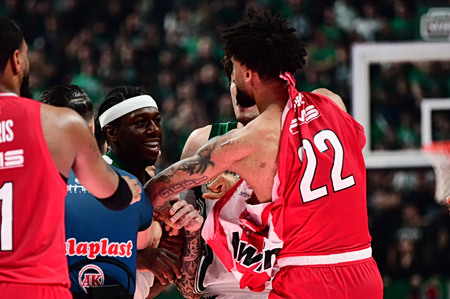 Η ένταση ανάμεσα σε Ναν και Ντόρσεϊ - Αποβλήθηκαν αμφότεροι (ΒΙΝΤΕΟ)