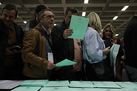 ΠαΣοΚ: Μαραθώνια η καταμέτρηση για την Κεντρική Επιτροπή – Οι συσχετισμοί