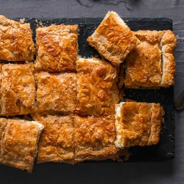  Mοσχομυριστή πρασόπιτα με σφολιάτα