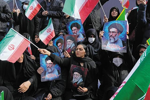 Πώς (δεν) πέφτουν τα αυταρχικά καθεστώτα